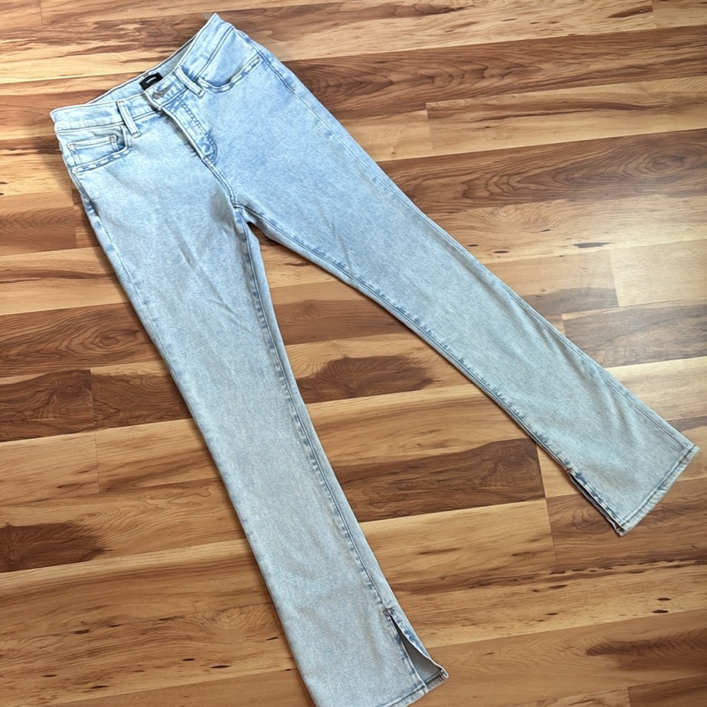 (SZ 6) Express Light Blue Women's Jeans